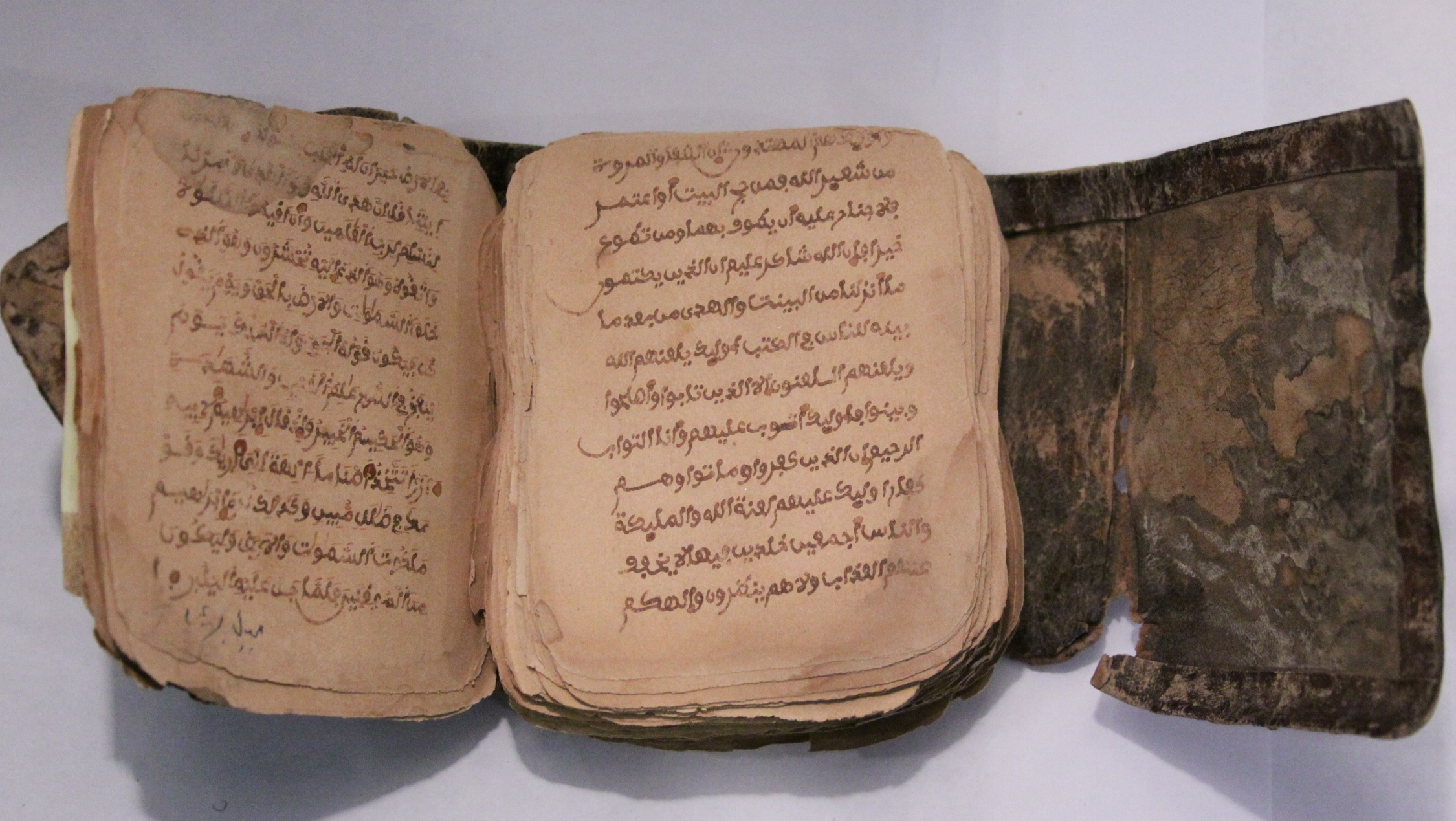 Qur'an manuscript from North Africa, 16th century; Yattara Family Private Library, Timbuktu. All images courtesy of Yattara Family Private Library.